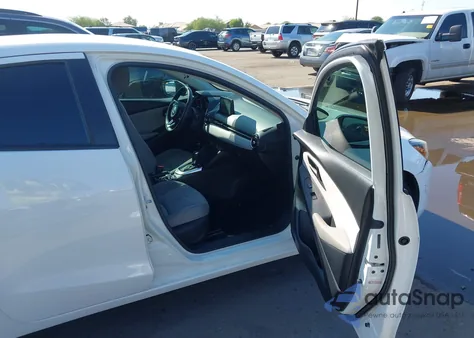 2020 Toyota Yaris Le из США, поврежденный, VIN 3MYDLBYV7LY715678